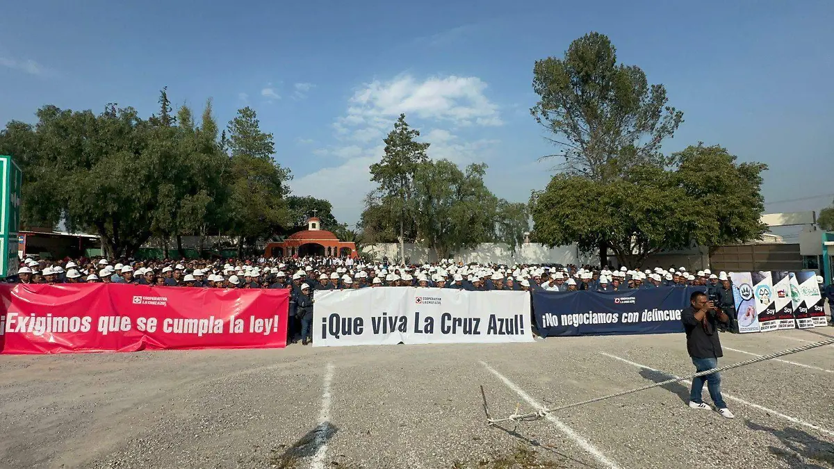 Trabajadores de La Cruz Azul-3 (1)